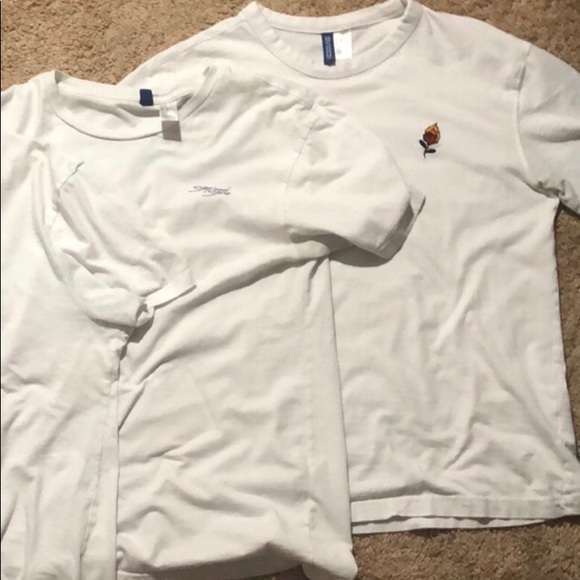 4 H&M T-Shirts - Picture 1 of 3